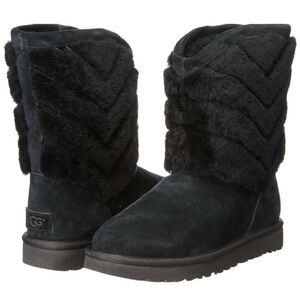 UGG Tania snow Fur Boots size 10